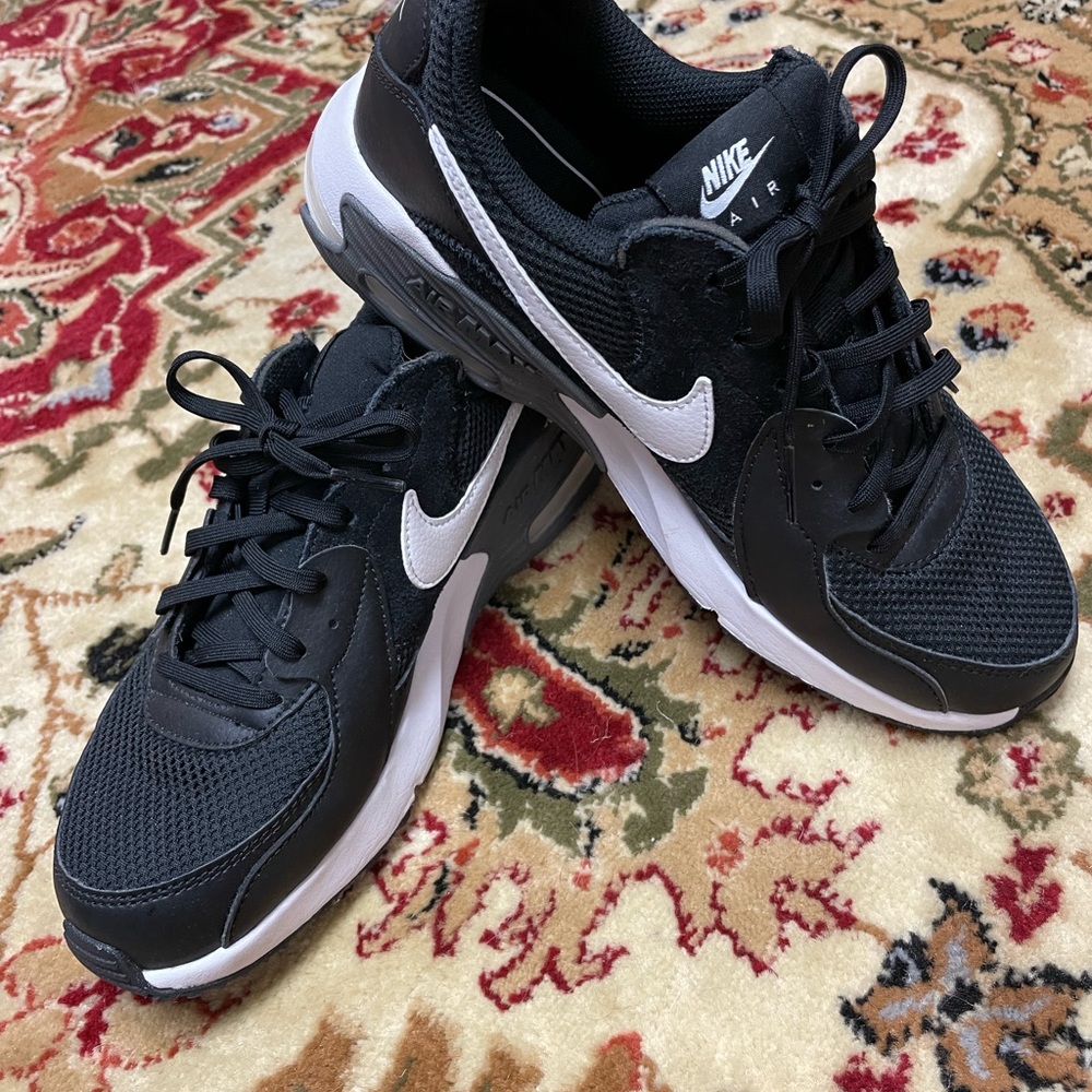 Nike AirMax Women’s Sneaker